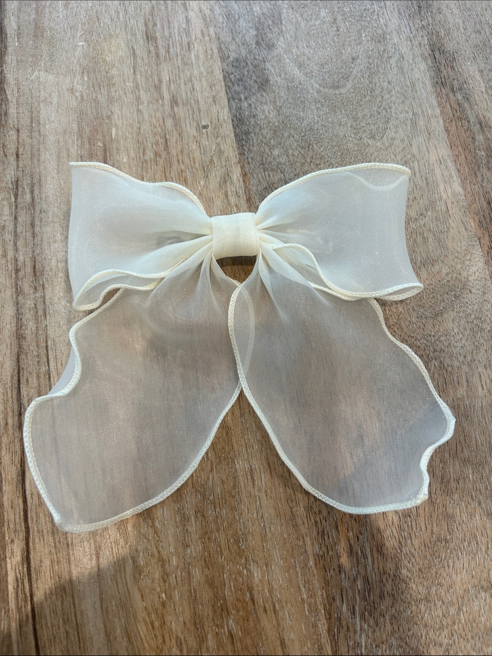 Emi Jay Bow